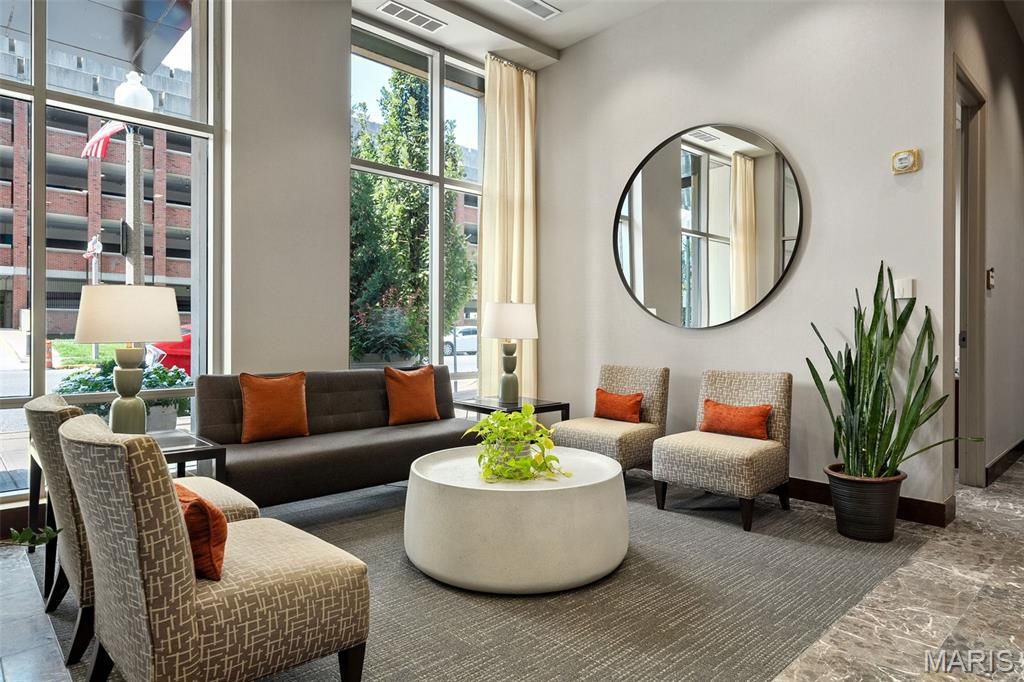 Photo of 4909 Laclede Avenue #1002, St Louis, MO 63108 (MLS # 26009205)