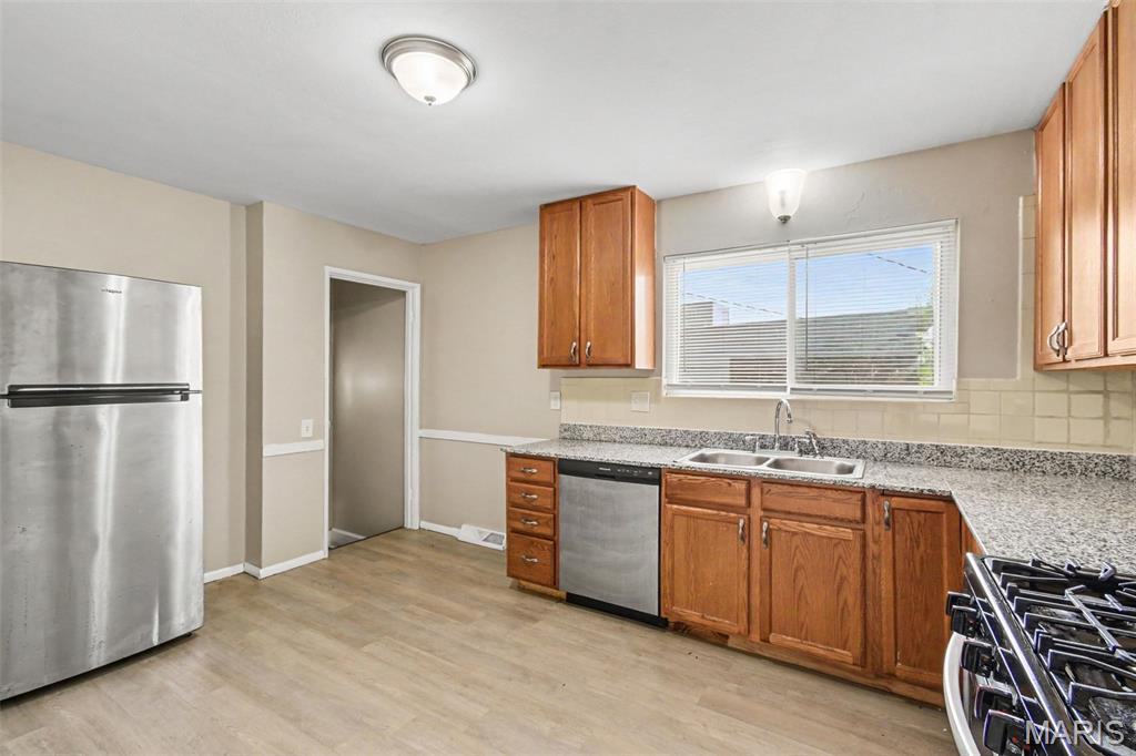 1260 Bobolink Drive