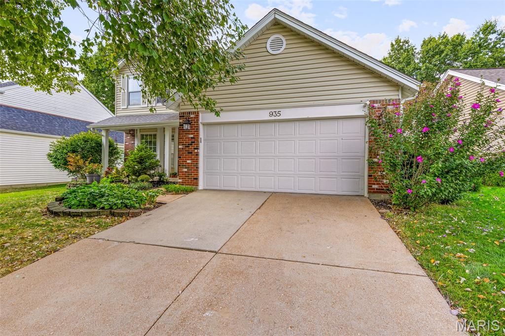 935 Cleta Drive