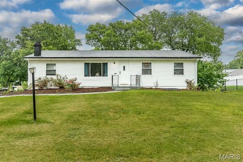 Photo of 1826 Elm Tree Street, St Peters, MO 63376 (MLS # 26029538)