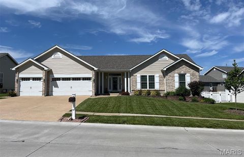 Photo of 2053 Lick Creek Drive, Wentzville, MO 63385 (MLS # 25067705)