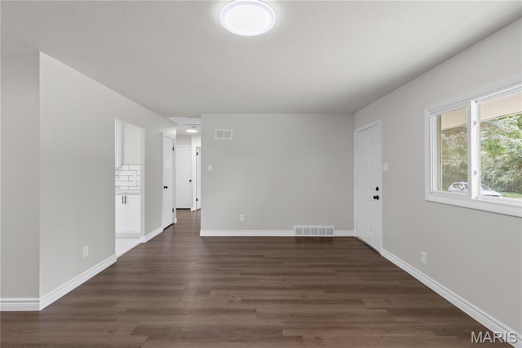 7040 Clover Lane