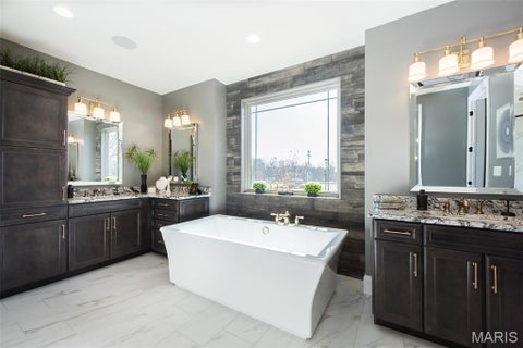 Tiny photo for 350 S Mason Road, Creve Coeur, MO 63141 (MLS # 26069155)