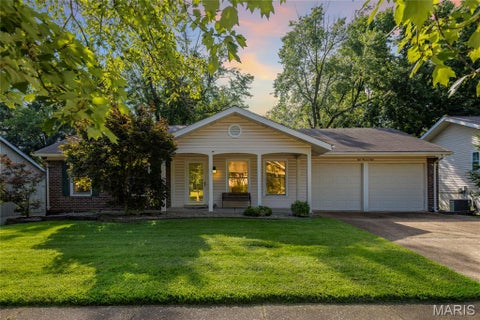 Photo of 808 Dinard Drive, Ballwin, MO 63021 (MLS # 26045129)