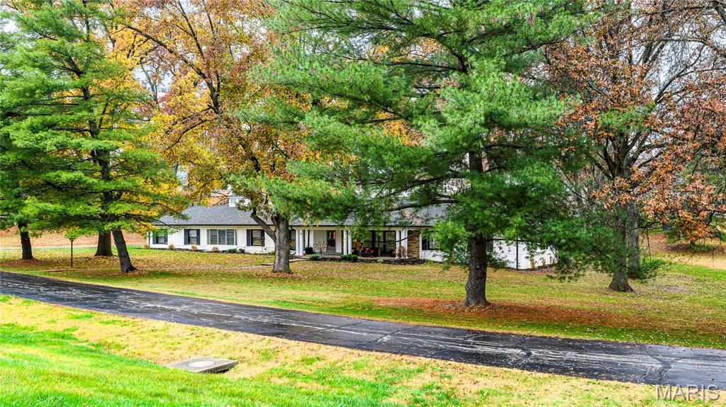 18 Country Aire Drive