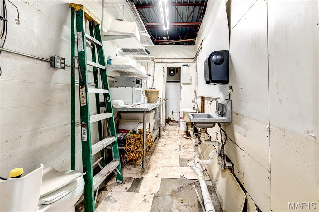 Gimblins Estate Add - Commercial Sale