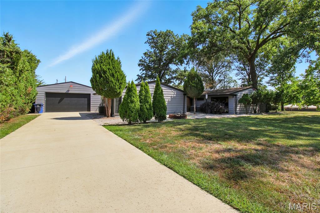 1 Clayton Downs Lane