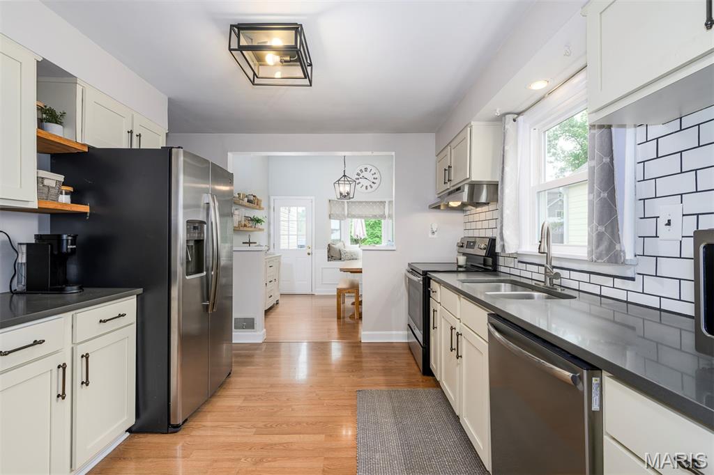 Kirkwood, Missouri 63122, United States, 3 Bedrooms Bedrooms, ,2 BathroomsBathrooms,Residential,Active,152965