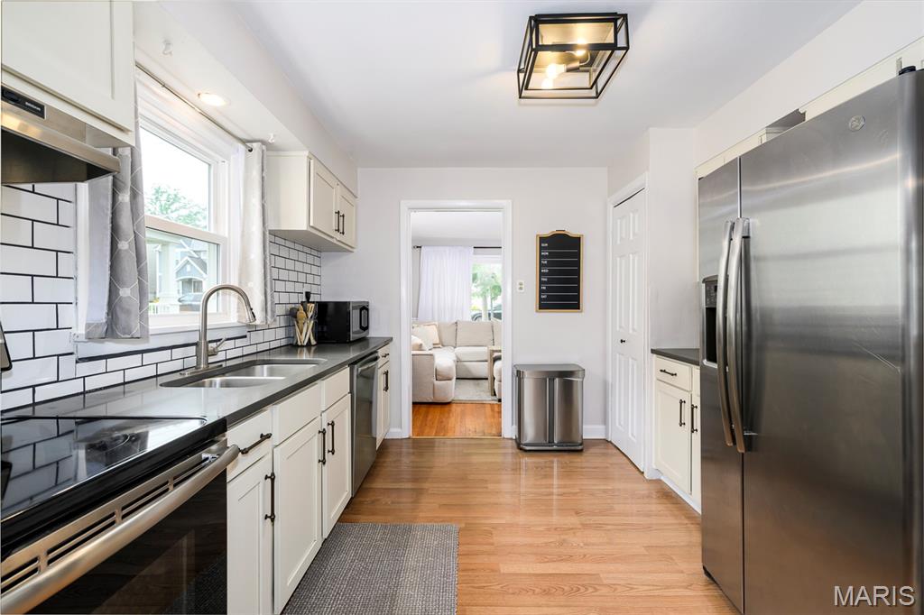 Kirkwood, Missouri 63122, United States, 3 Bedrooms Bedrooms, ,2 BathroomsBathrooms,Residential,Active,152965