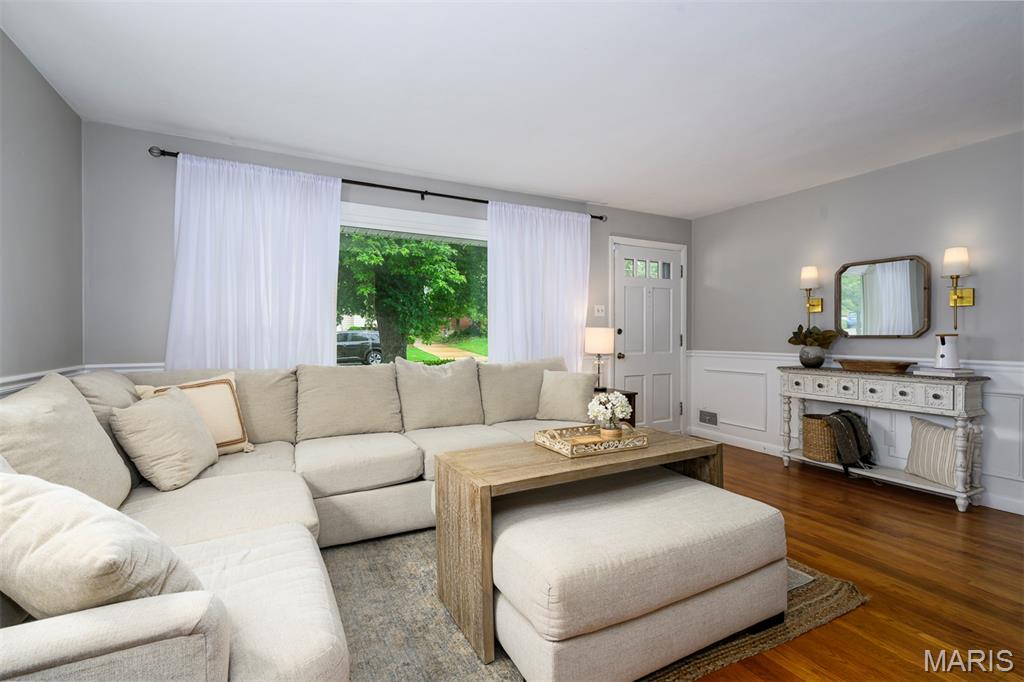 Kirkwood, Missouri 63122, United States, 3 Bedrooms Bedrooms, ,2 BathroomsBathrooms,Residential,Active,152965