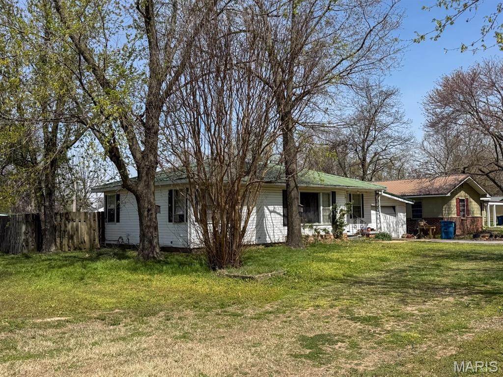 Photo of 604 Highway J, Malden, MO 63863 (MLS # 26019548)