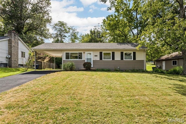10826 CANTER WAY DR, SAINT LOUIS, MO 63114 - Image 782573e094e499a0f42efedc4e56ed61/799612430