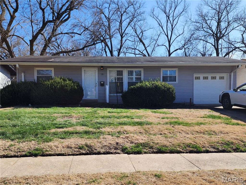 Photo of 940 Rogers Lane, Florissant, MO 63033 (MLS # 26018159)