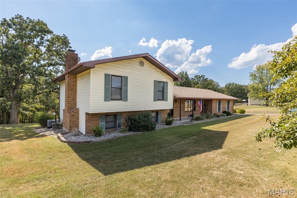 1559 Saddle Drive