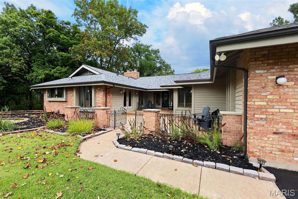 56 Chesterfield Lakes Road