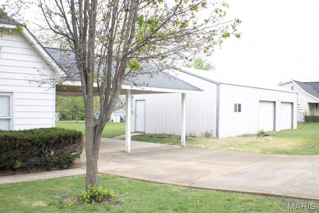 Photo of 113 S Ravencrest Street, Desloge, MO 63601 (MLS # 26019586)