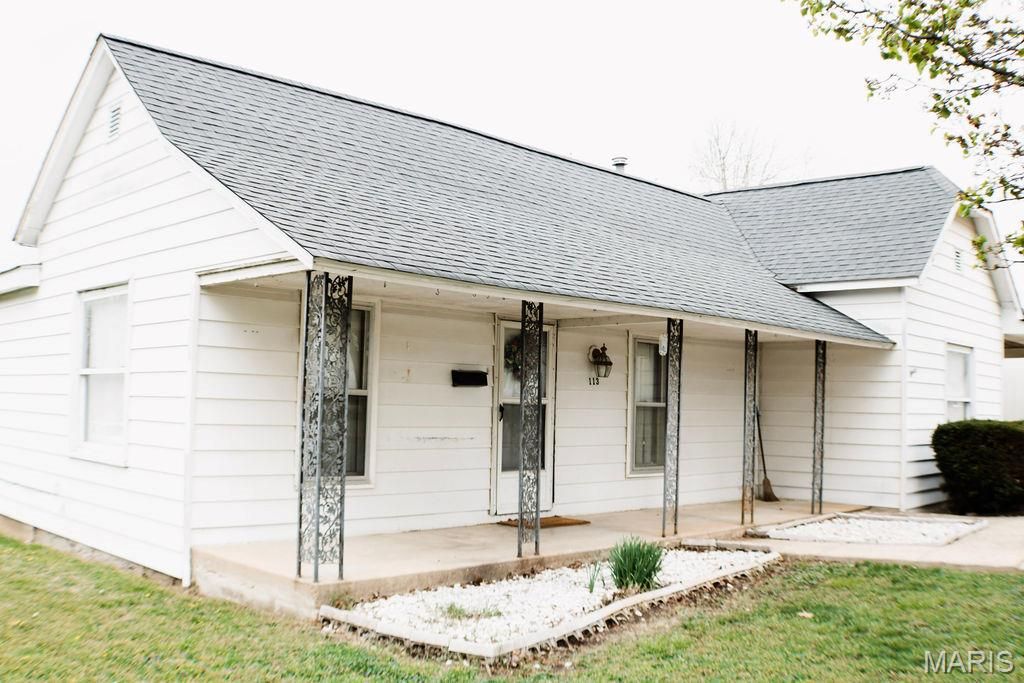 Photo of 113 S Ravencrest Street, Desloge, MO 63601 (MLS # 26019586)