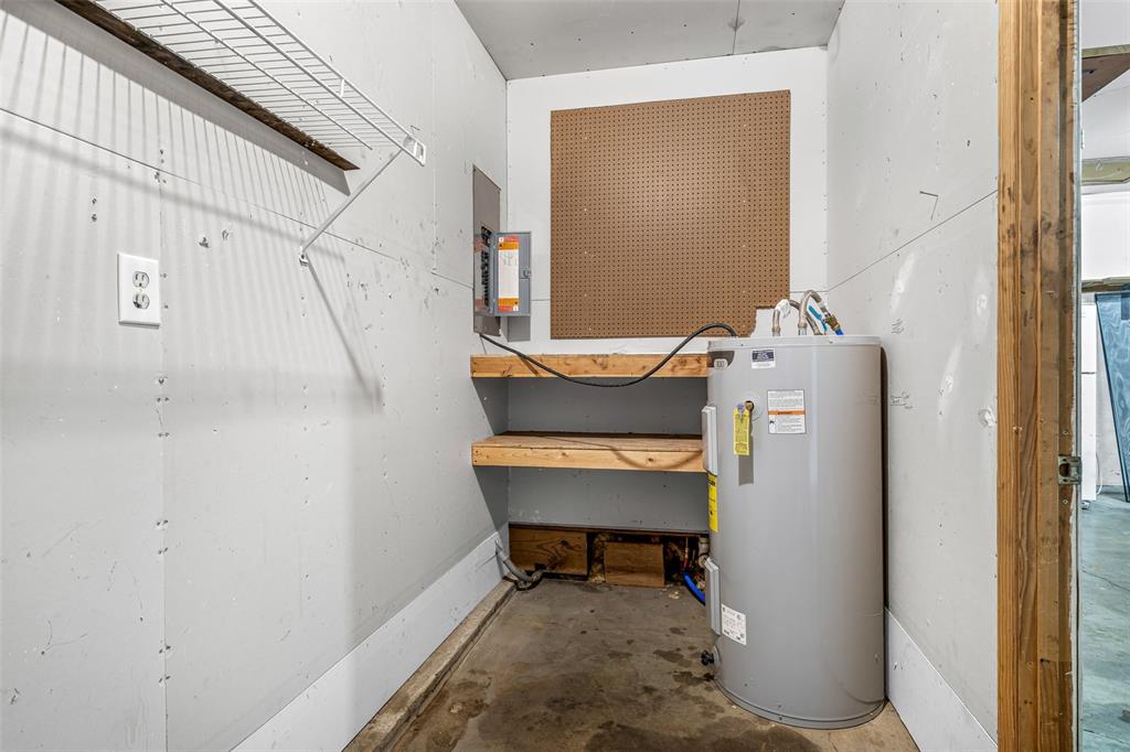 Riverwoods #One - Residential