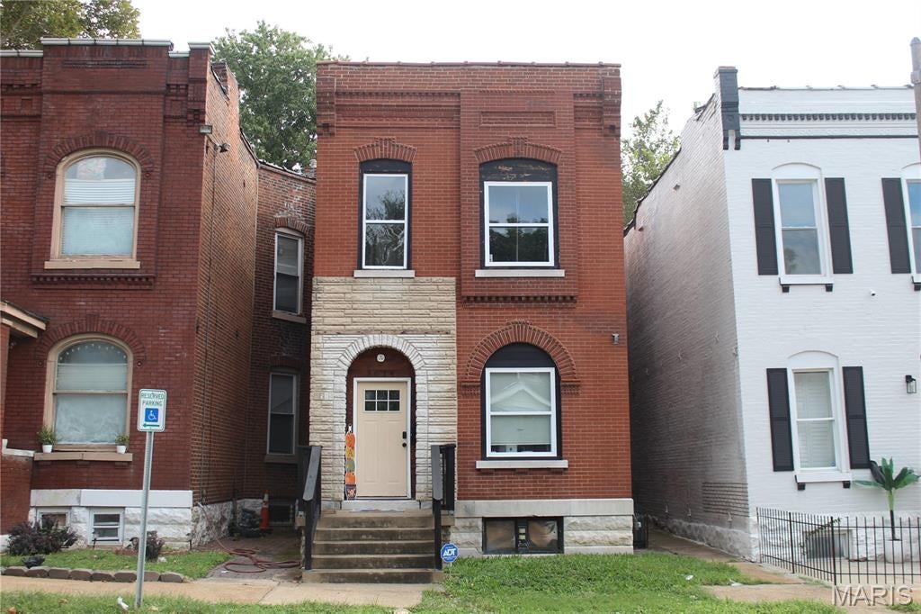 3614 Iowa Avenue