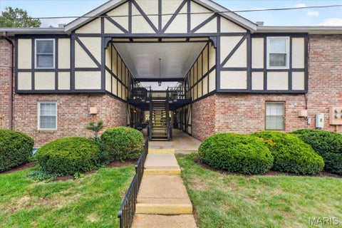 Tiny photo for 1034 Pinegate Drive, Kirkwood, MO 63122 (MLS # 26065396)