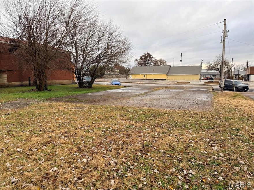 208 E Richardson Puxico, MO 63960, Block 13, Lots 9-12. Lots of opportunities to start a business, plant a community garden, build a single-family home, construct investment properties and more! Seller is motivated!