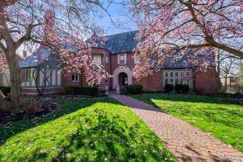 Photo of 7146 Wydown Boulevard, Clayton, MO 63105 (MLS # 26013969)