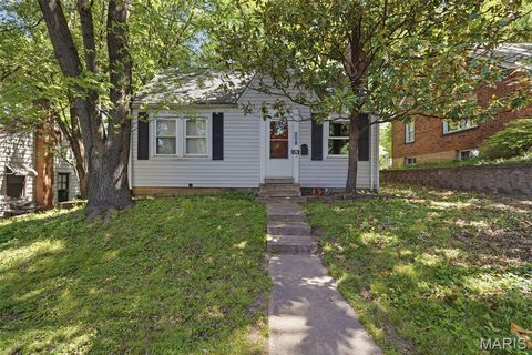 Tiny photo for 748 N Laclede Station Road, Webster Groves, MO 63119 (MLS # 26024873)