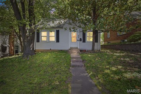 Tiny photo for 748 N Laclede Station Road, Webster Groves, MO 63119 (MLS # 26024873)