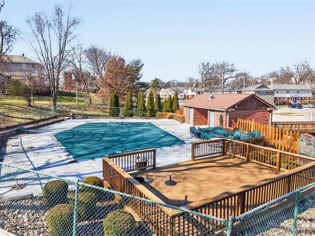 Brentwood Forest Condo Ph Three - Residential