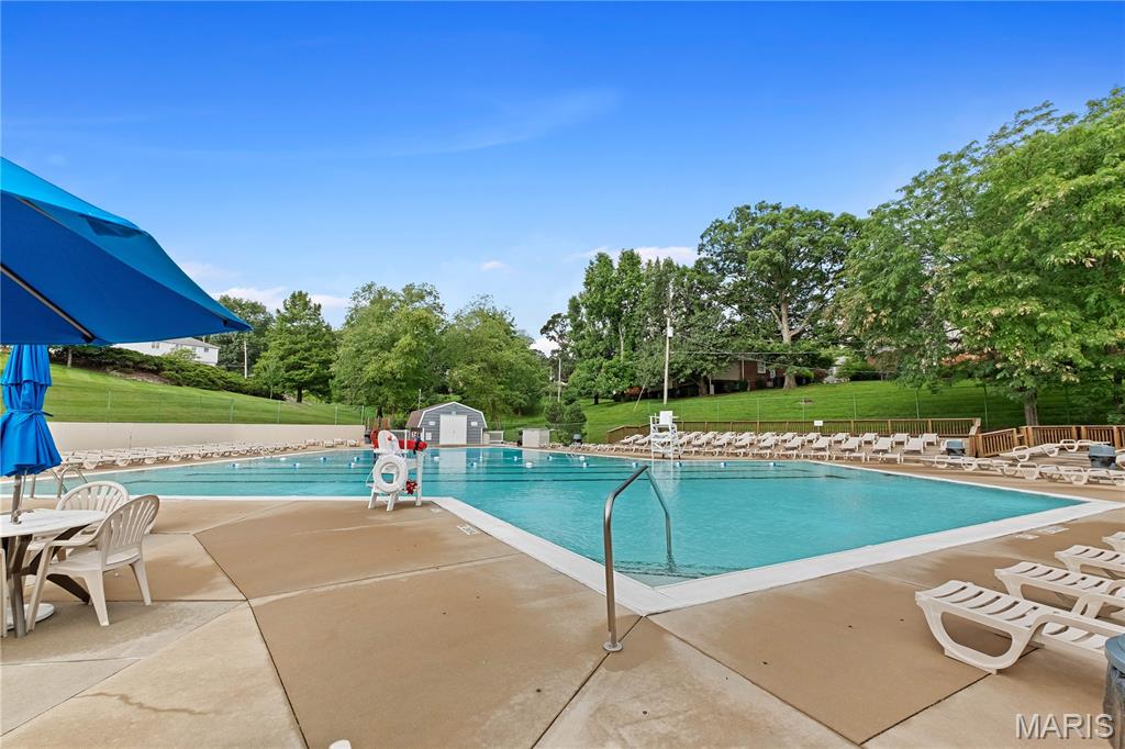 Brentwood Forest Condo Ph Five - Residential