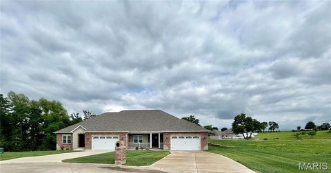 Photo of 826 Destiny Drive, Villa Ridge, MO 63089 (MLS # 26023080)