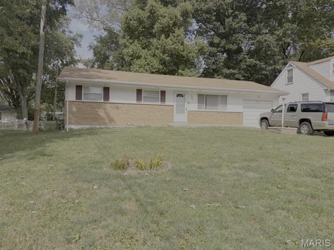 Photo of 839 Font Lane, Bellefontaine Nghbrs, MO 63137 (MLS # 26058622)