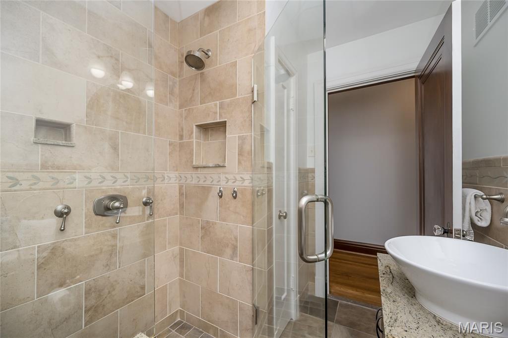 Davis Place - Residential