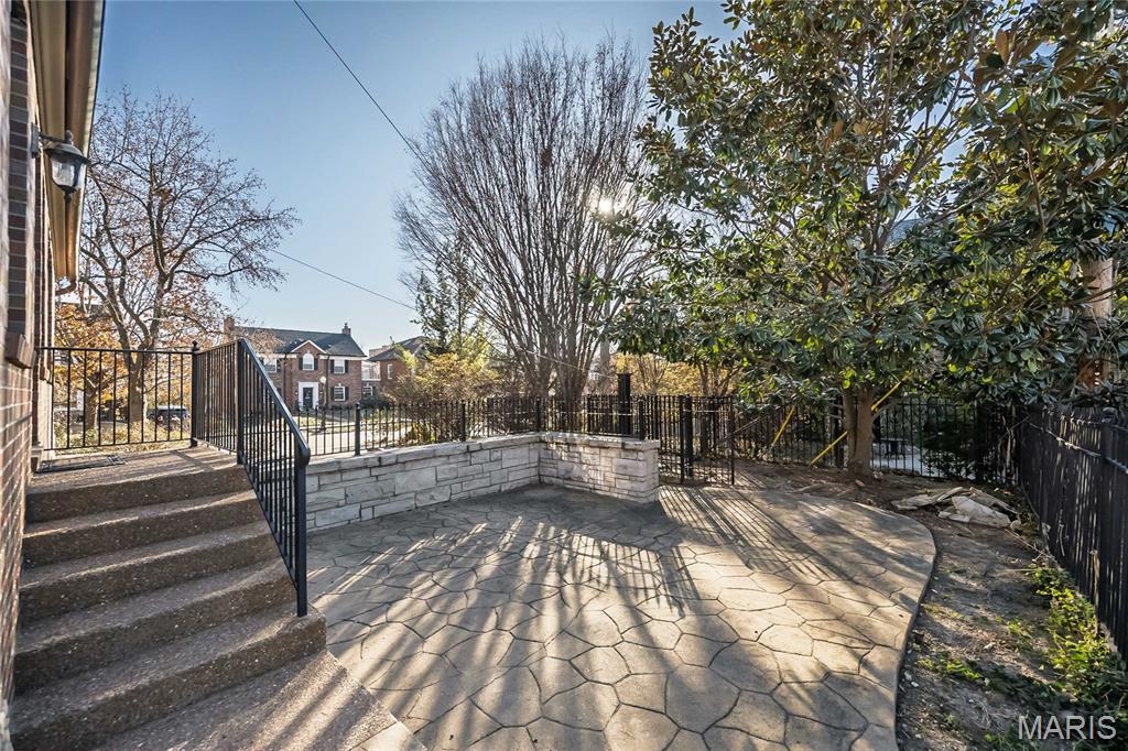 Davis Place - Residential