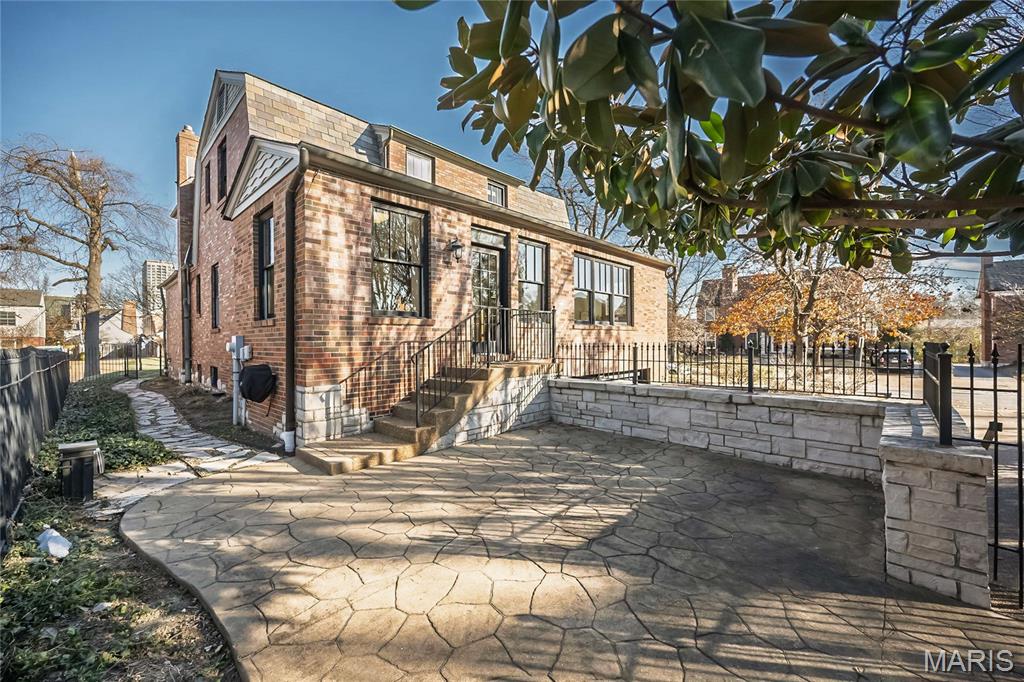 Davis Place - Residential