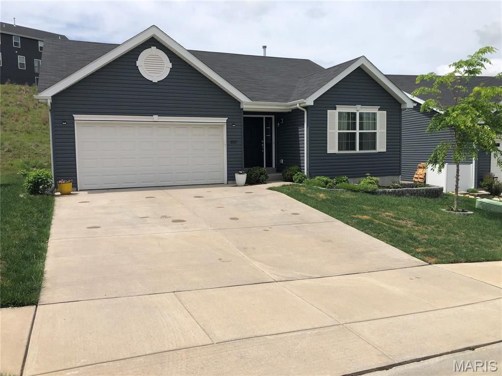 Photo of 805 Valley Pine Drive, Fenton, MO 63026 (MLS # 26026287)