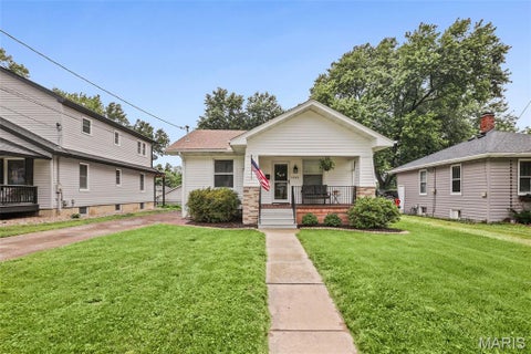 Photo of 1321 Eberhart Avenue, Edwardsville, IL 62025 (MLS # 26034324)