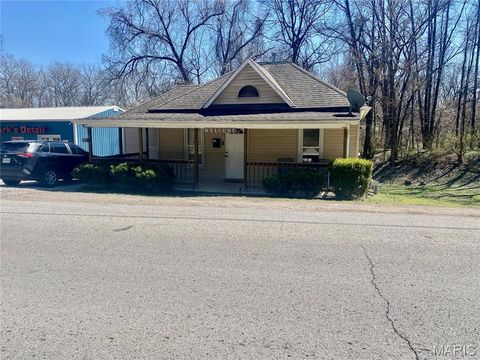 Photo of 2915 Market Street, Hannibal, MO 63401 (MLS # 26016706)