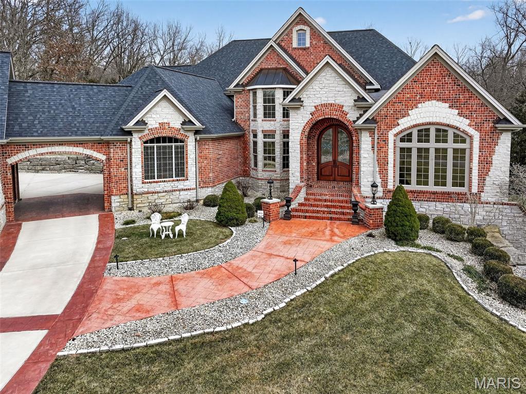 990 Stonecastle Drive