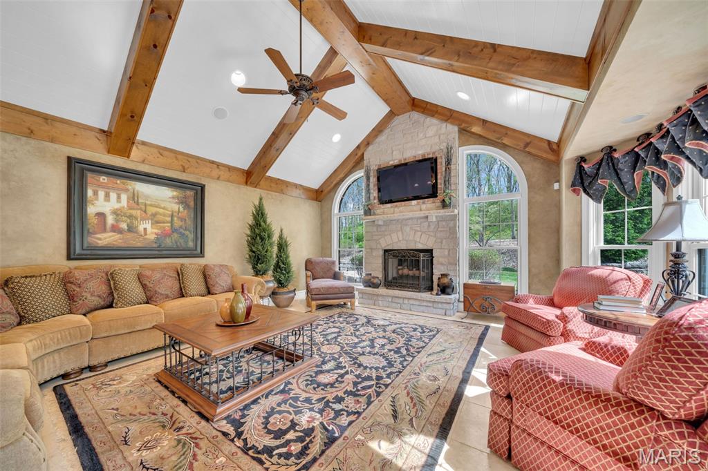 990 Stonecastle Drive