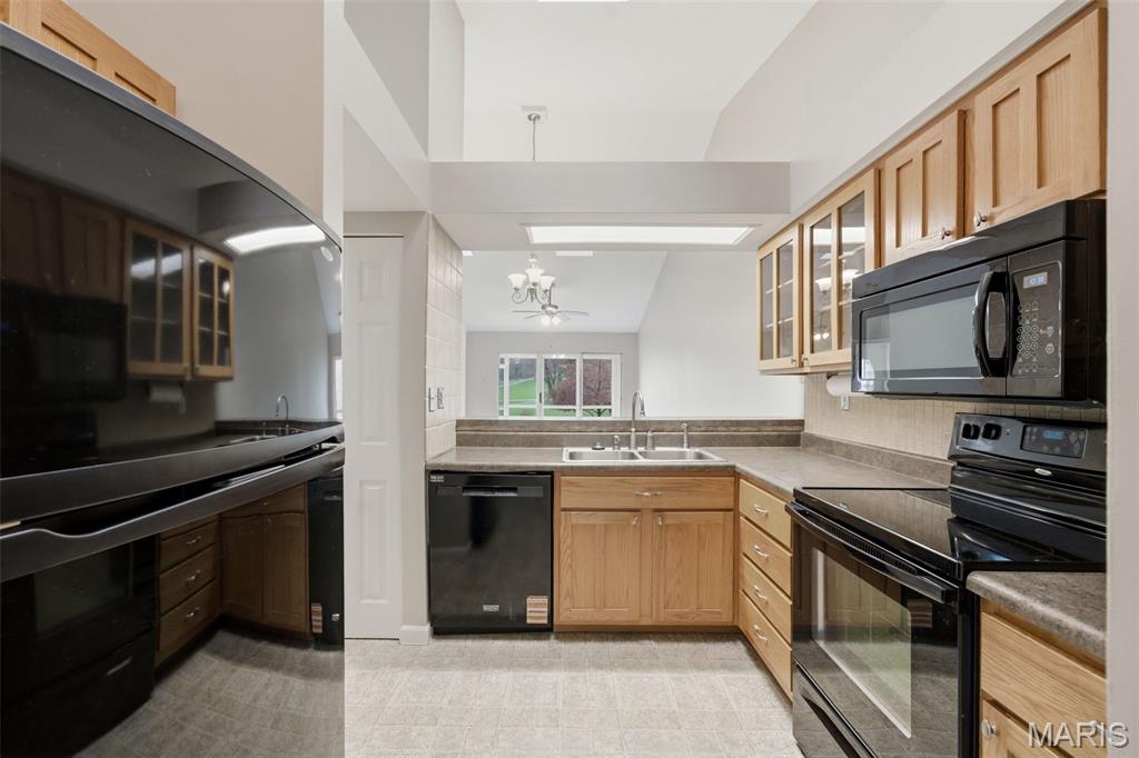 Country Club Greens Twnhms - Residential