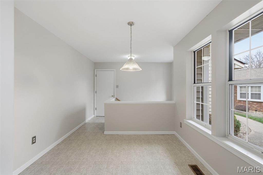 Country Club Greens Twnhms - Residential