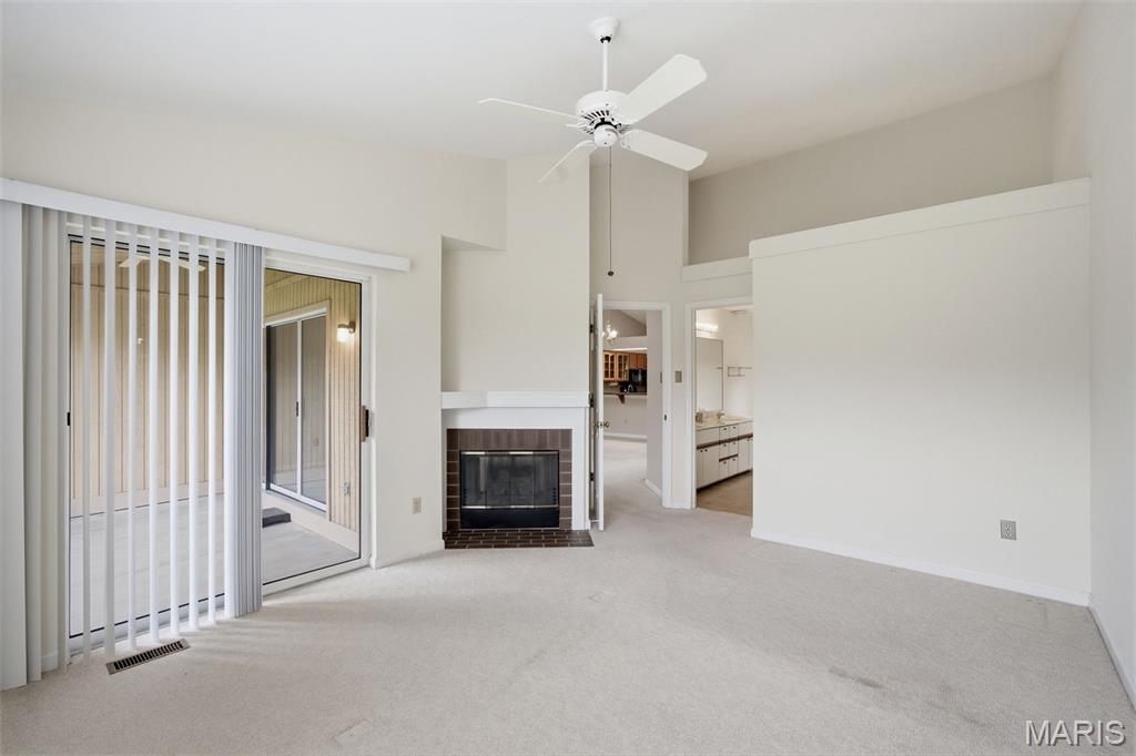 Country Club Greens Twnhms - Residential