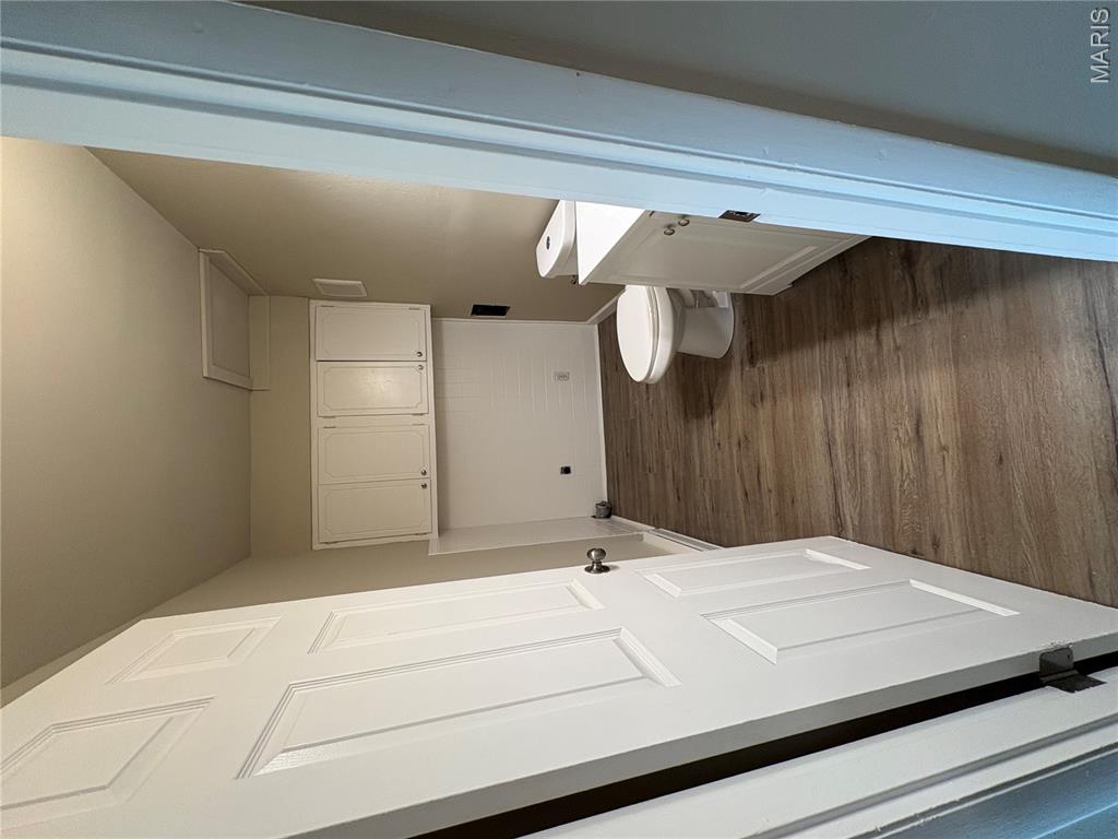Hazelcrest Condo - Residential