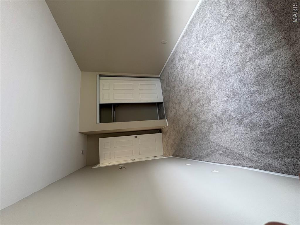 Hazelcrest Condo - Residential