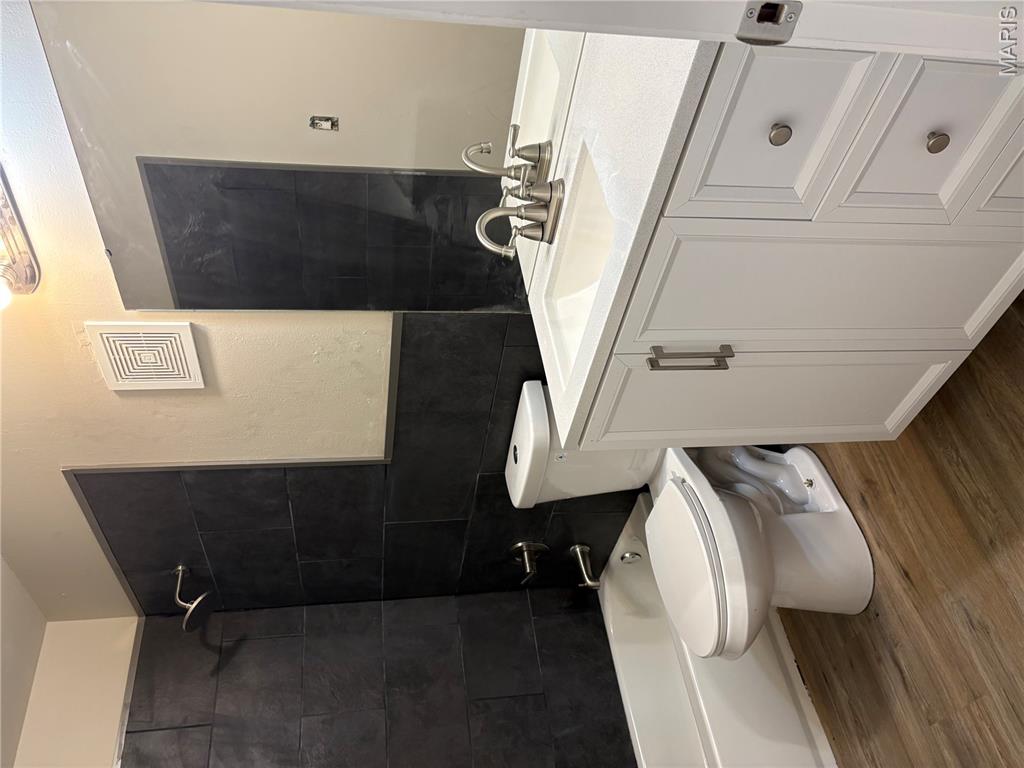 Hazelcrest Condo - Residential