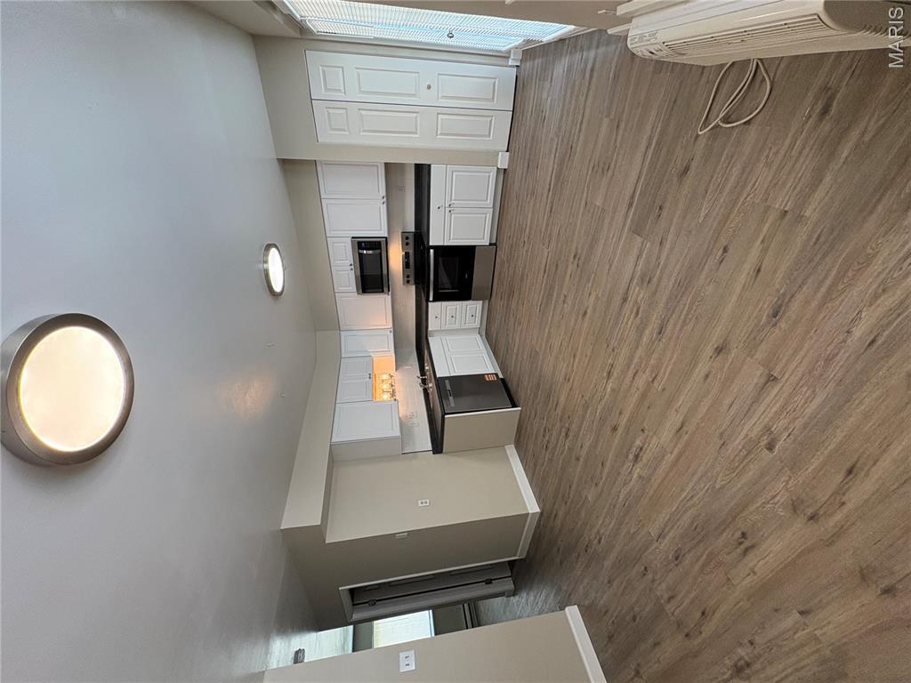 Hazelcrest Condo - Residential