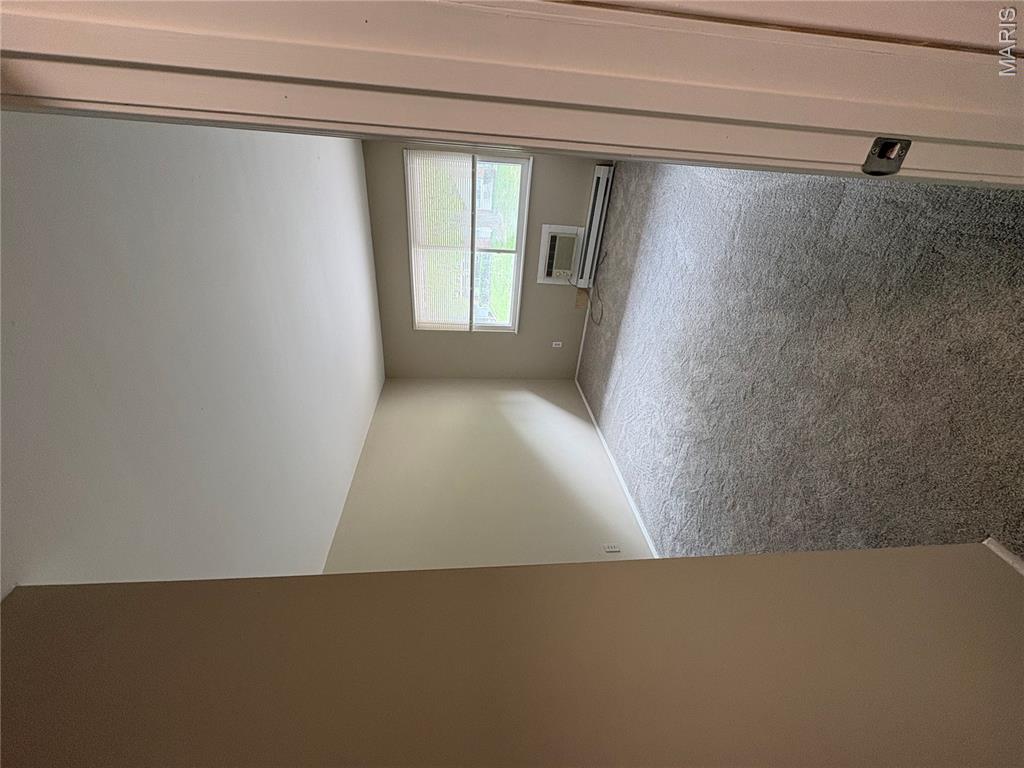 Hazelcrest Condo - Residential