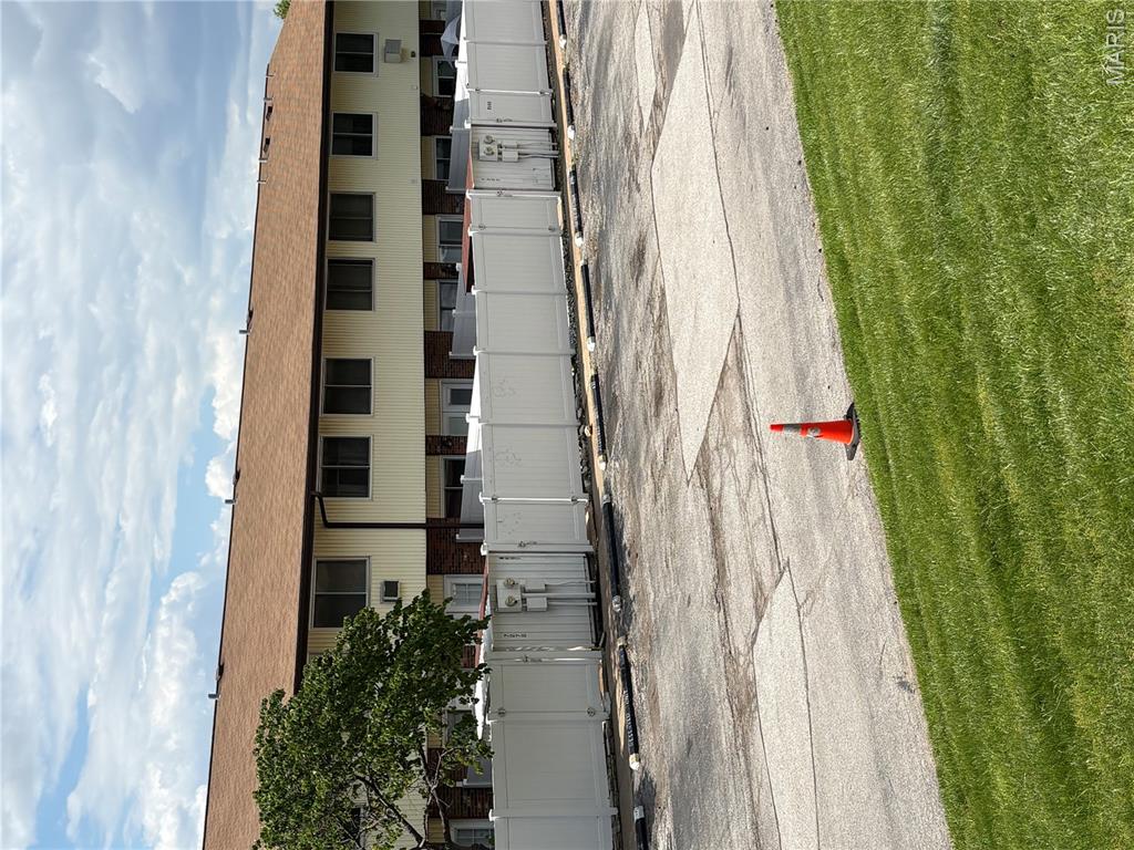 Hazelcrest Condo - Residential