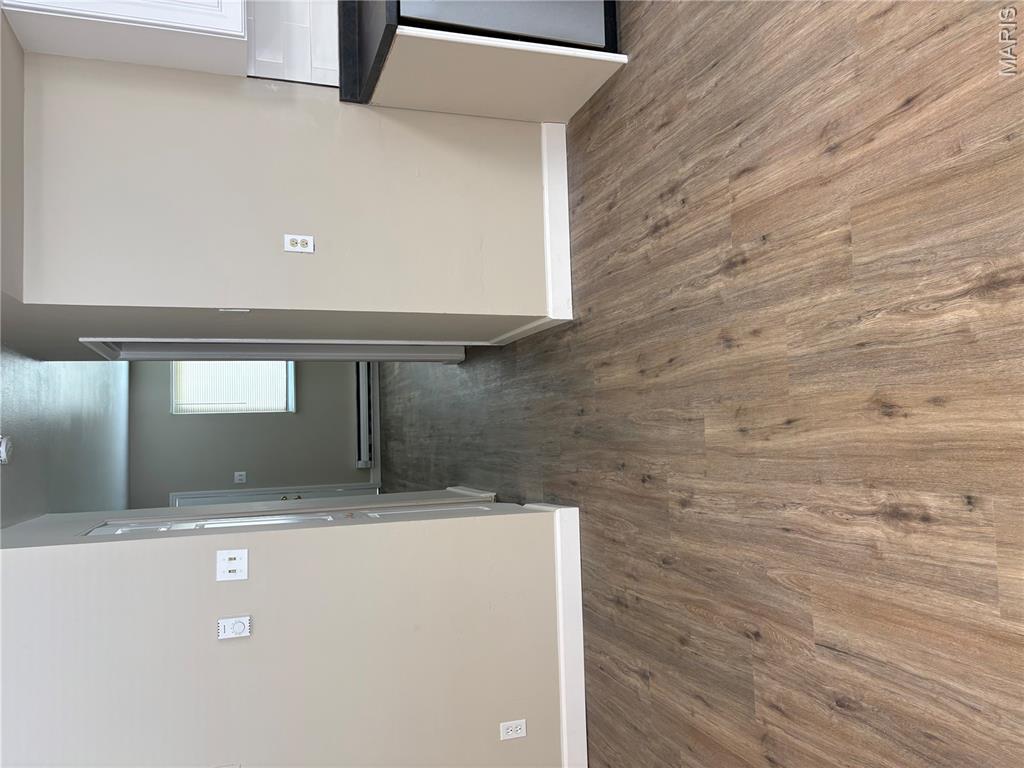 Hazelcrest Condo - Residential